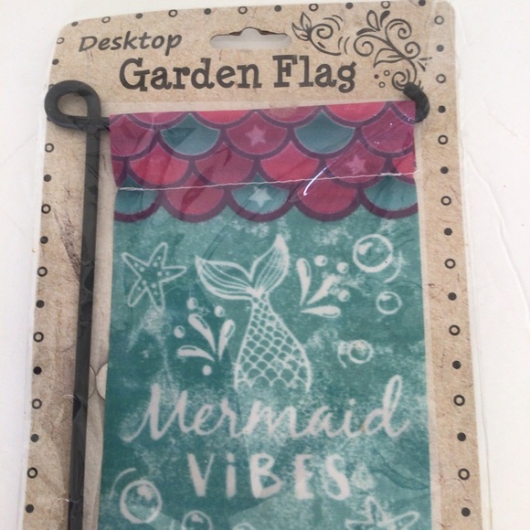 MERMAID VIBES DESKTOP GARDEN FLAG NWT - Picture 4 of 9